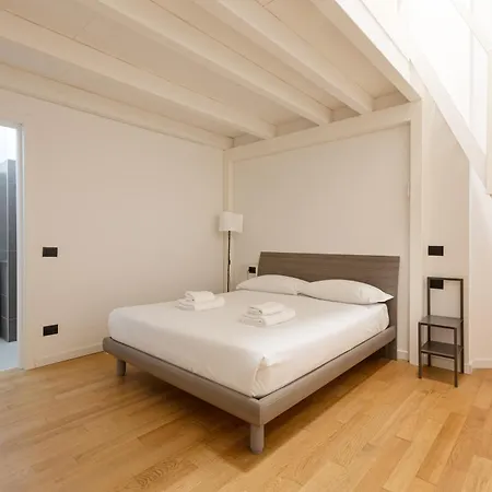 Cozy Corner With Balcony And Private Garage! Апартаменты